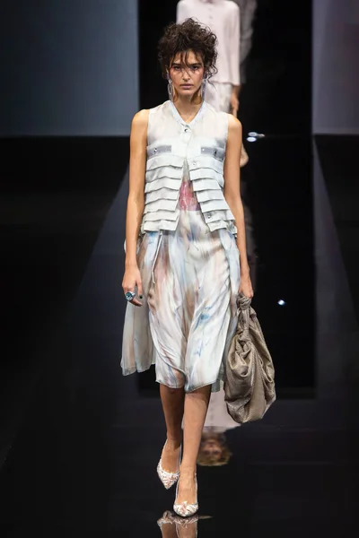 Look 19